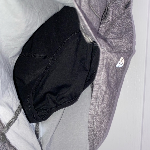 LULULEMON Hotty Hot Low-Rise Lined Short 4” size 4 gray - Picture 6 of 8
